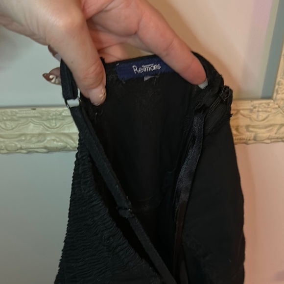 REITMANS | Linen Black Floral Embroidered Dress with Smocking - Picture 12 of 16